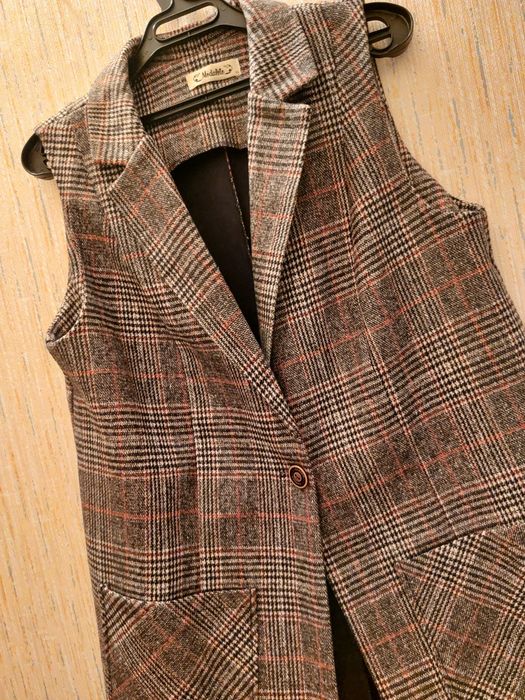 Жакет безрукавка  драп 54 размер         ..