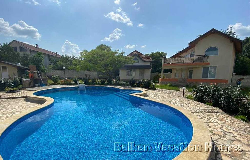 Къща до морето до Албена