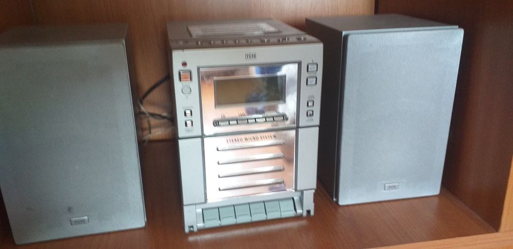 Combina cu cd mp 3 radio casetofon in perfecta stare functionare