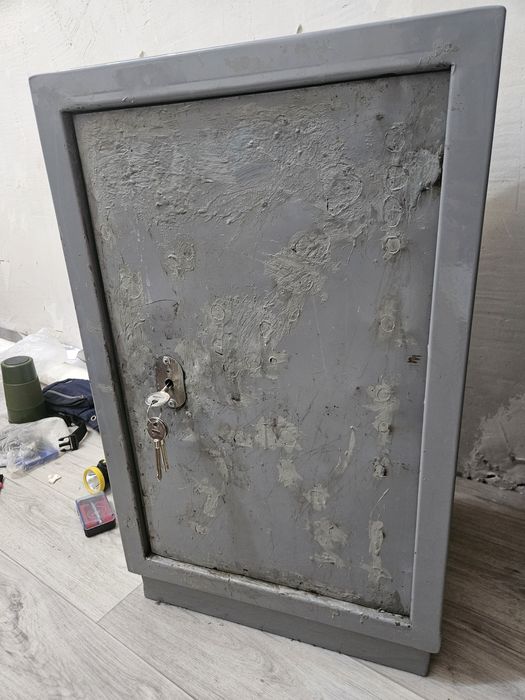 Продам Сейф ручная сборка