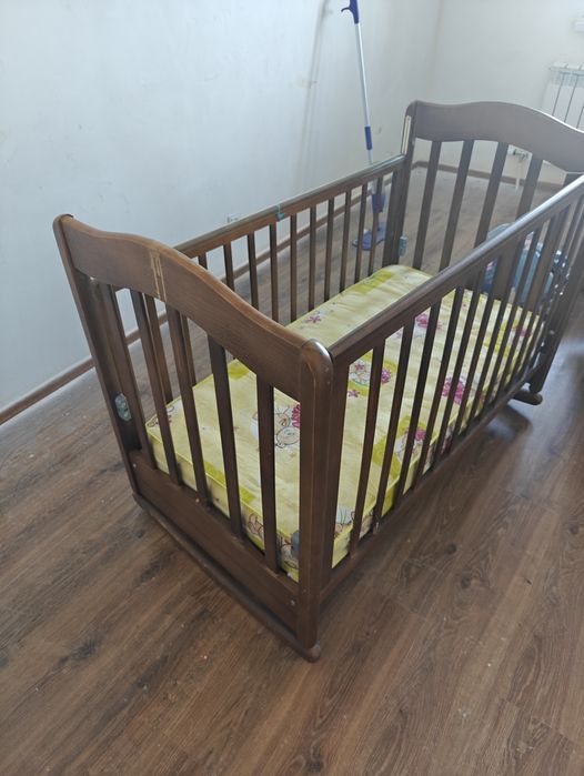 Детская кровать с матрасом