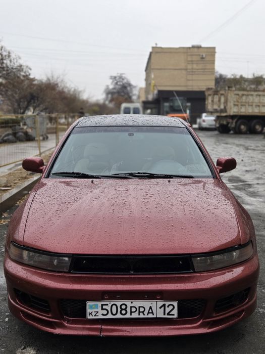 Митсубици галант 8