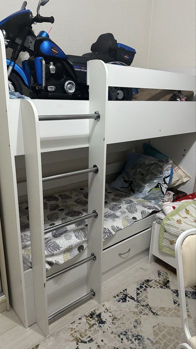 Двухярустная кровать продается