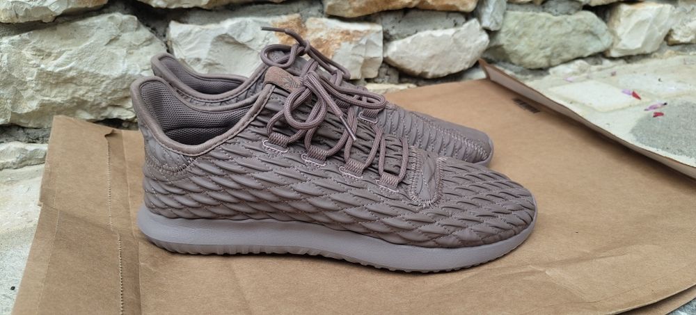 Adidas tubular shadow