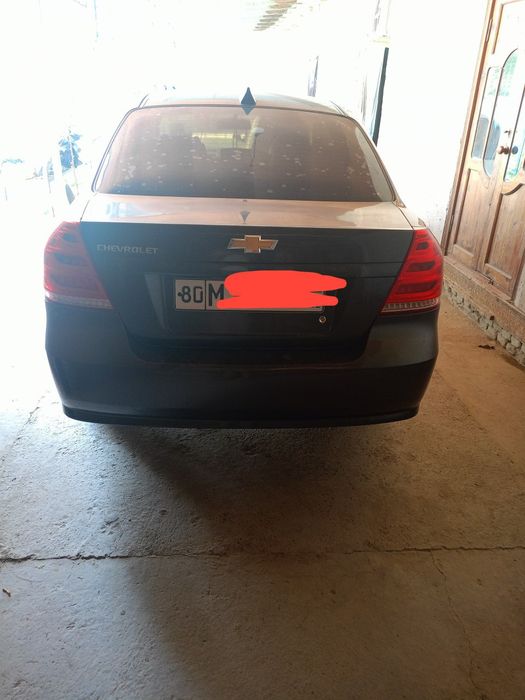 Nexia3 sotiladi holati idela metan gaz baloni bor.