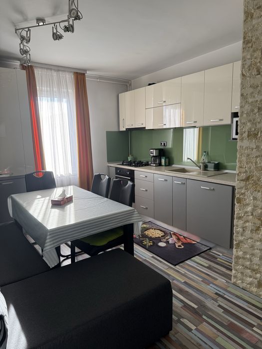 Inchiriez apartament Tg. Mures zona Tudor