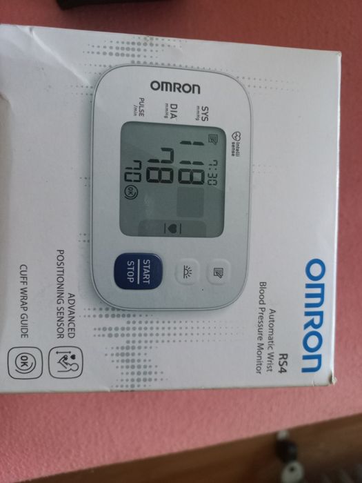 Omron RS4 апарат за кръвно налягане