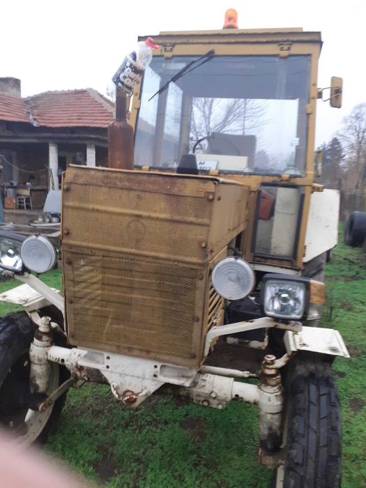 Трактор Болгар сламопреса плуг и чизел