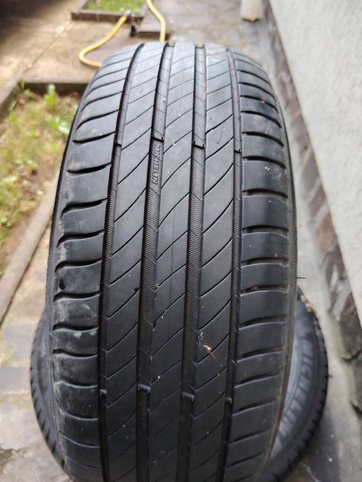 De vânzare 2 cauciucuri Michelin 185 65 r15