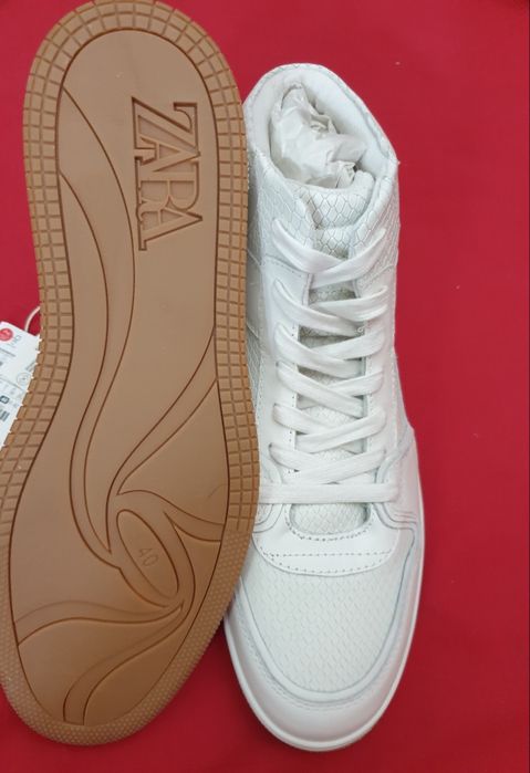 Женские кожанные кроссовки