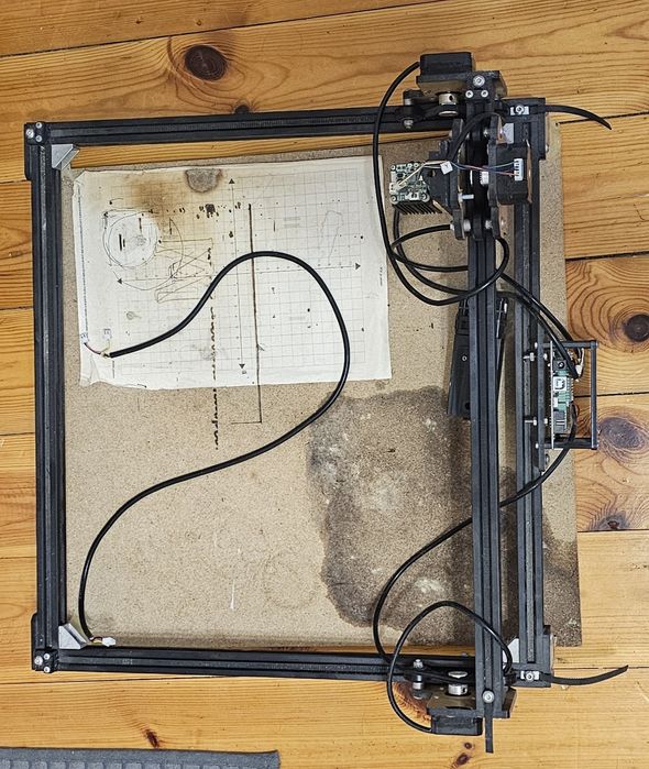 Машина за лазерно гравиране и рязане