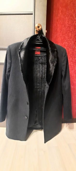 Срочно продам мужские пальто