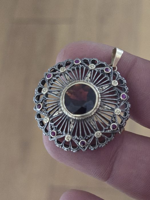 Pandant aur 18 k rubine