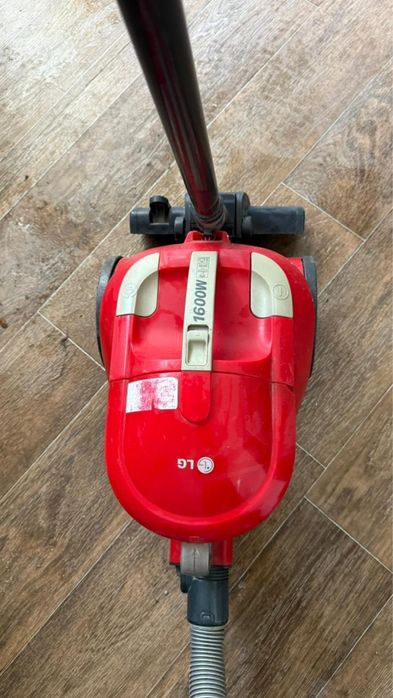 Продаю пылесос в отличном срстоянии