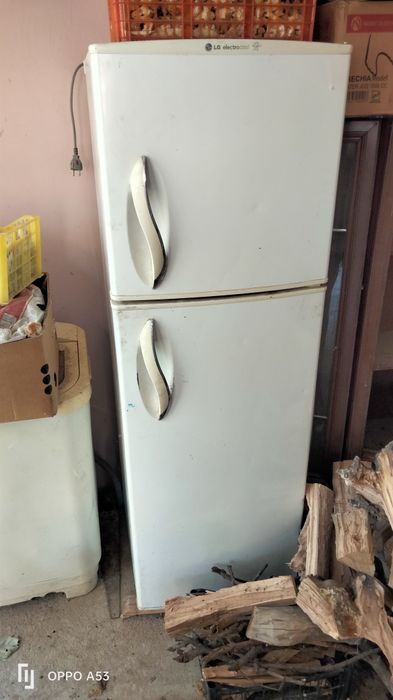 Двухкамерный холодильник