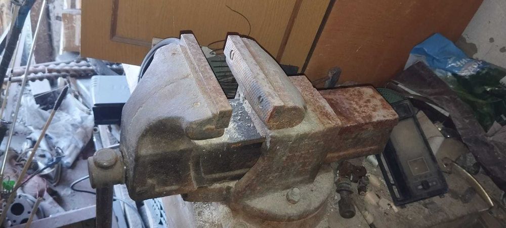 Продам тиски в хорошем состоянии