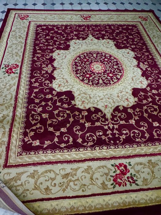 Продам ковёр в отличном состоянии (3,5х4м)