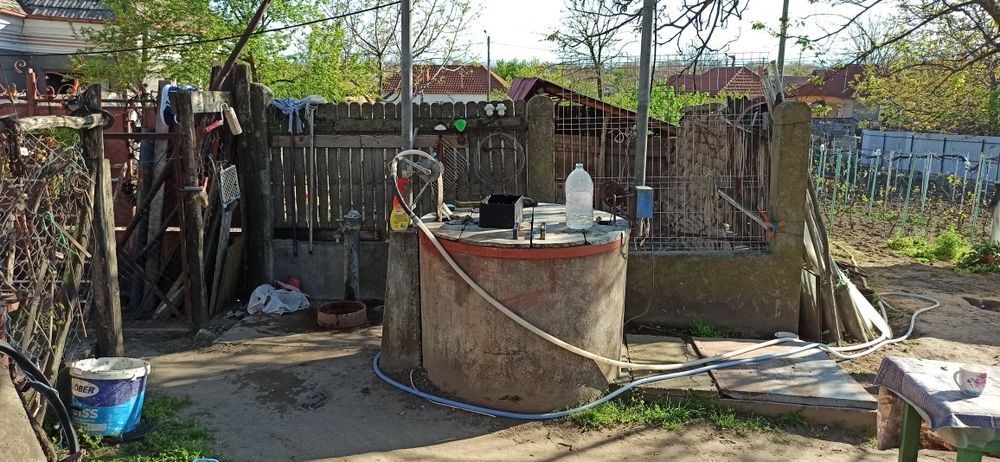 Casă cu teren generos și deschidere la două străzi – Poiana Mare