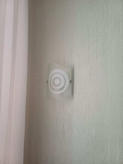 Продам потолочные светильники