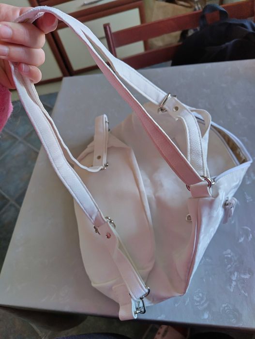 Бяла чанта за през рамо или раница