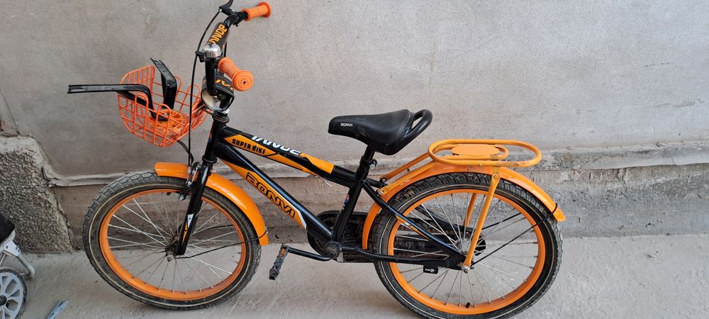Velosiped (BONVI) sotiladi.