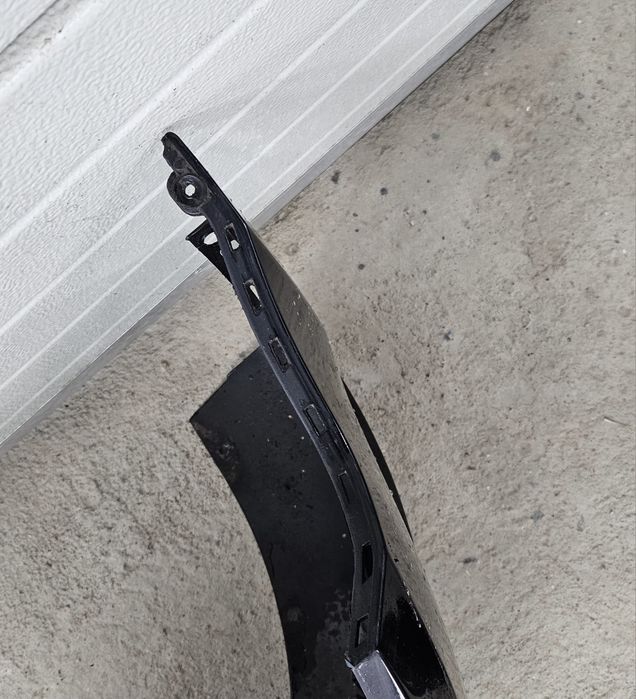 Bara fata vw passat cc 2008-2011 fara grila centrala cu Vw