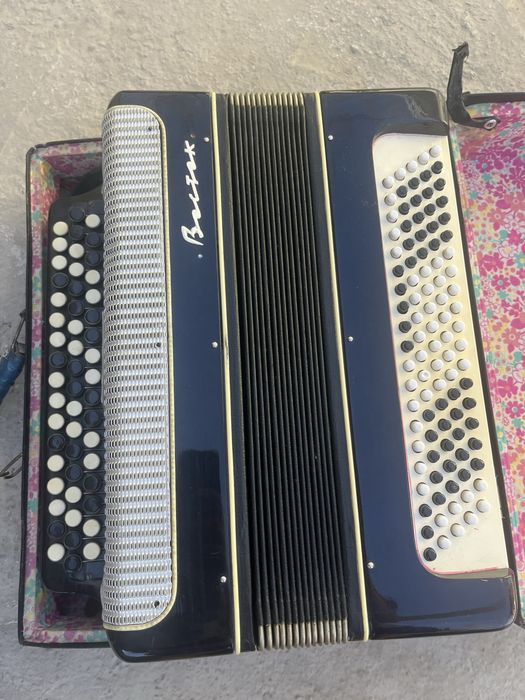 Музыкальный инструменть  Баянь «Восток»