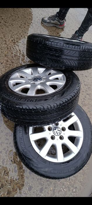 Cauciucuri+Jante aluminiu R 15 Originale Volskwagen