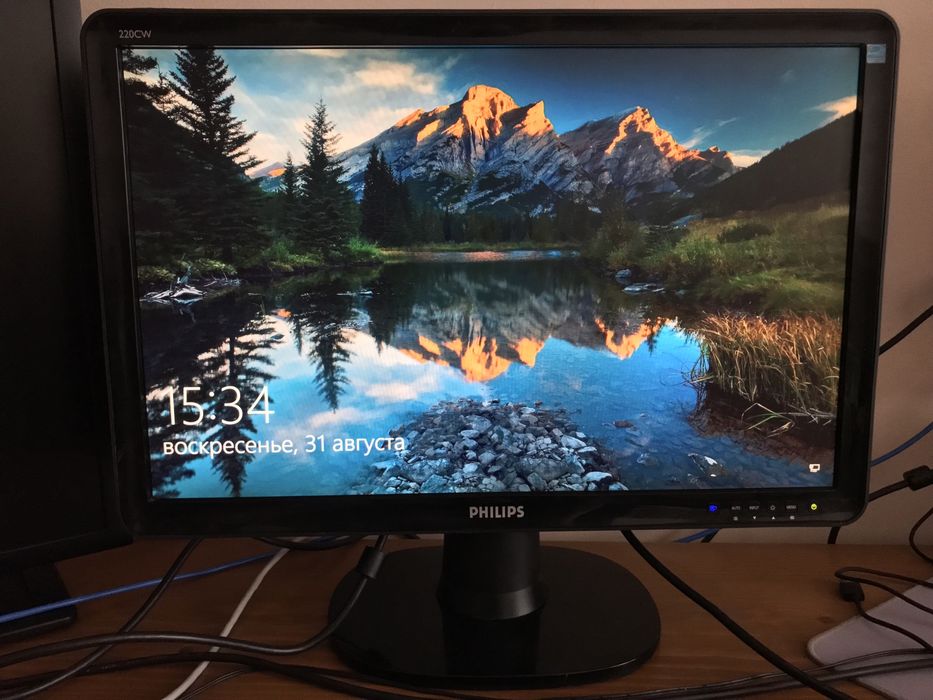 Монитор Philips 1680x1050