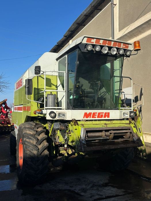Combina Claas mega 208