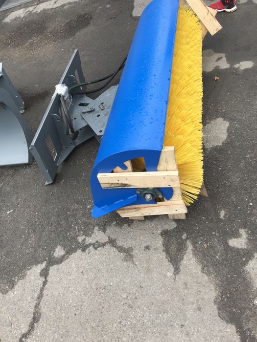 Щетки на мини погрузчик цена от производителя