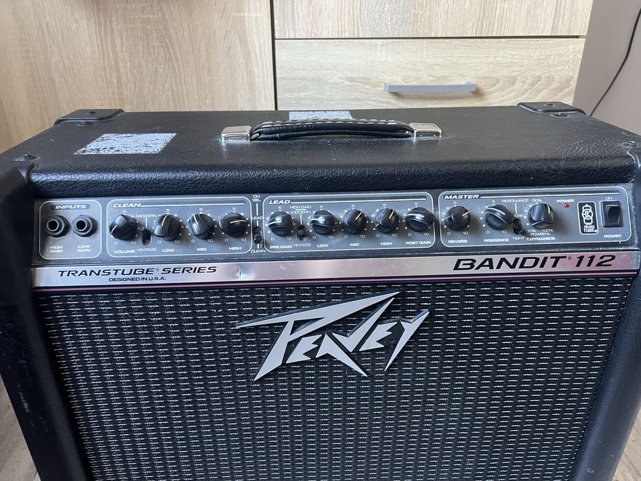 Amplificator Chitara Peavey Bandit 112 Red Stripe + Foot Switch