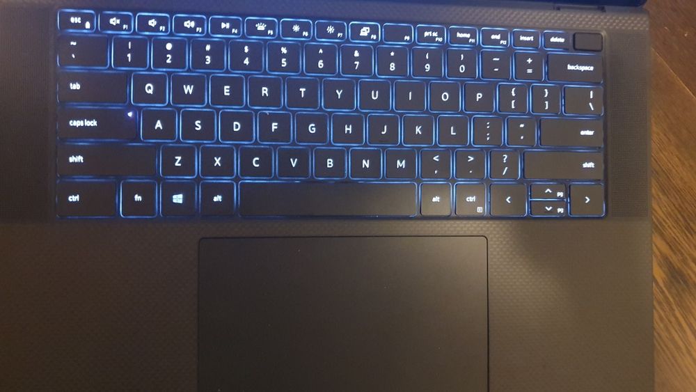 Vand Laptop DELL 5570 ca nou!!