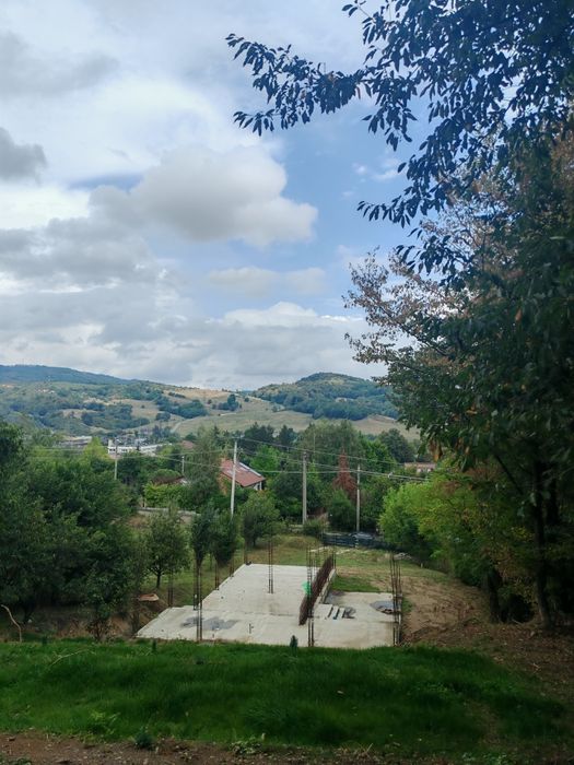 Vând teren intravilan