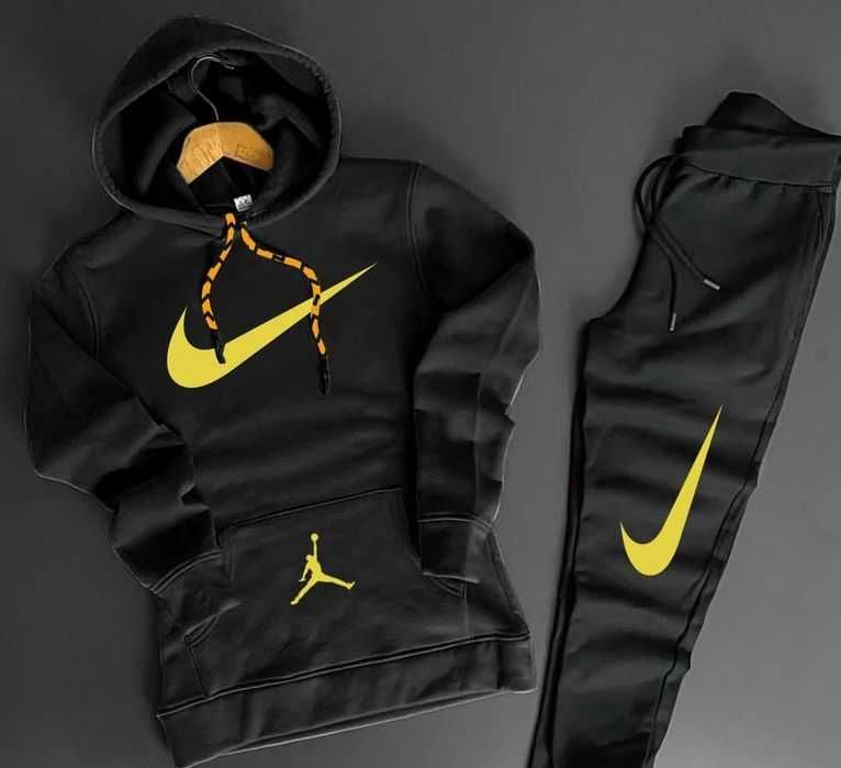 Спортни екипи Nike