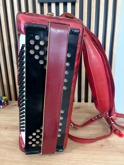 Acordeon Hohner Verdi 3M cu 120 de basi