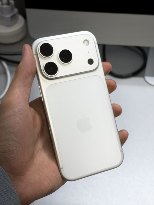 iPhone 17 Pro 256GB Белый с гарантией