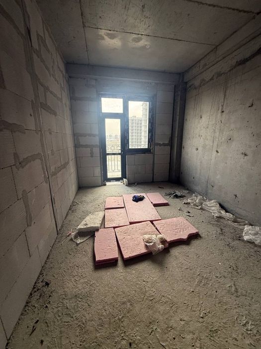 Tez va arzon narxda 5 etajdan 2 xonalik sotiladi