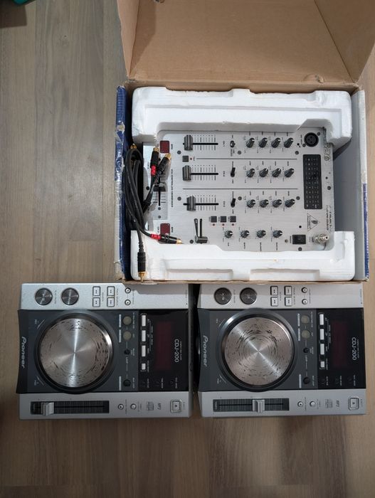 Set DJ Pioneer CDJ 200 Behringer DX626