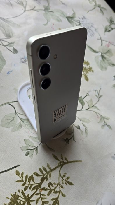 Продам самсунг s24