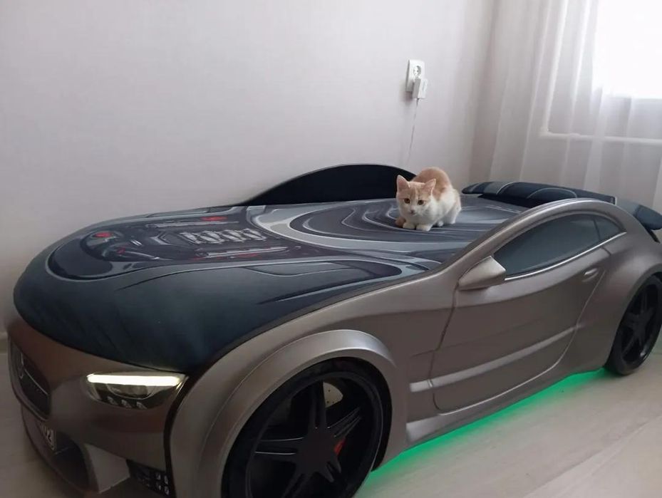 Продаю кровать машинку