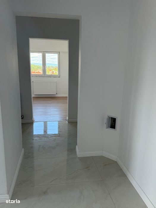 Apartament 3 camere de vânzare – Recent renovat