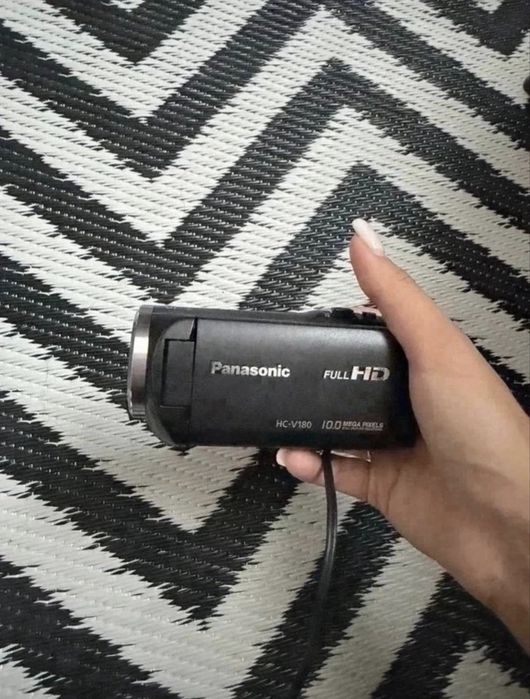 Panasonic HC-V180 Full HD Camcorder
