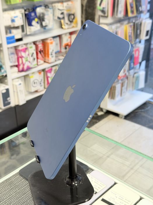 Apple iPad 10th 64GB Blue