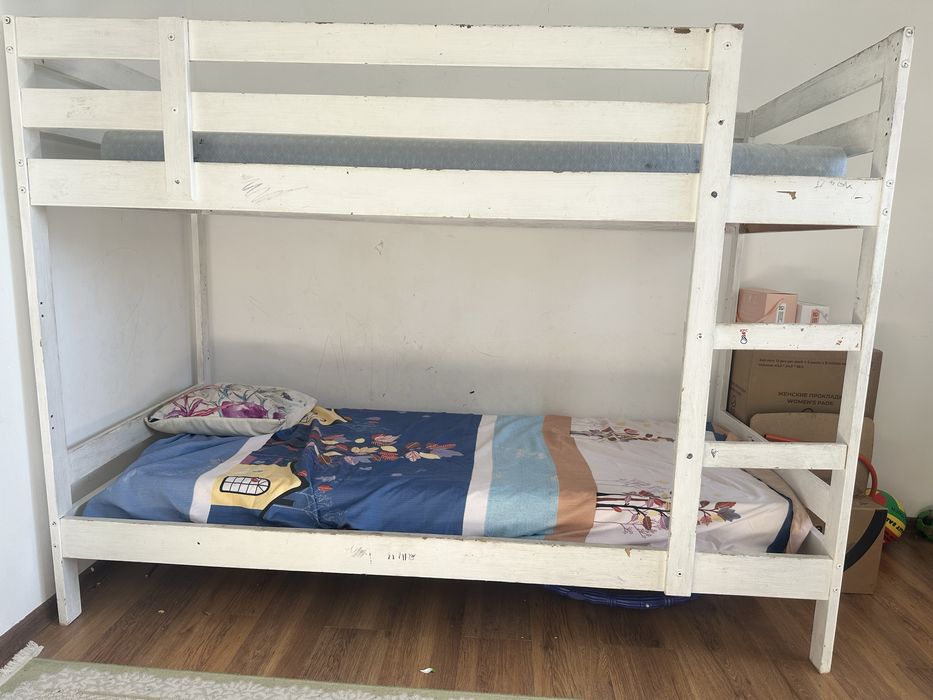 Двухъярусная кровать