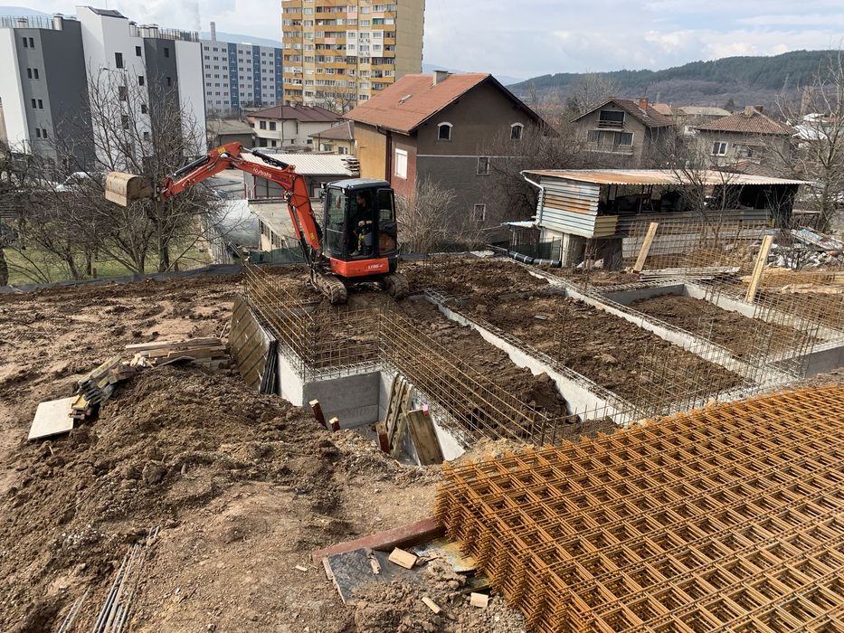 Събаряне и Извозване на Къщи, Почистване на Дворове и Имоти