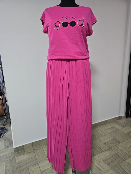 Pantaloni fucsia plisati, model lejer, confortabil