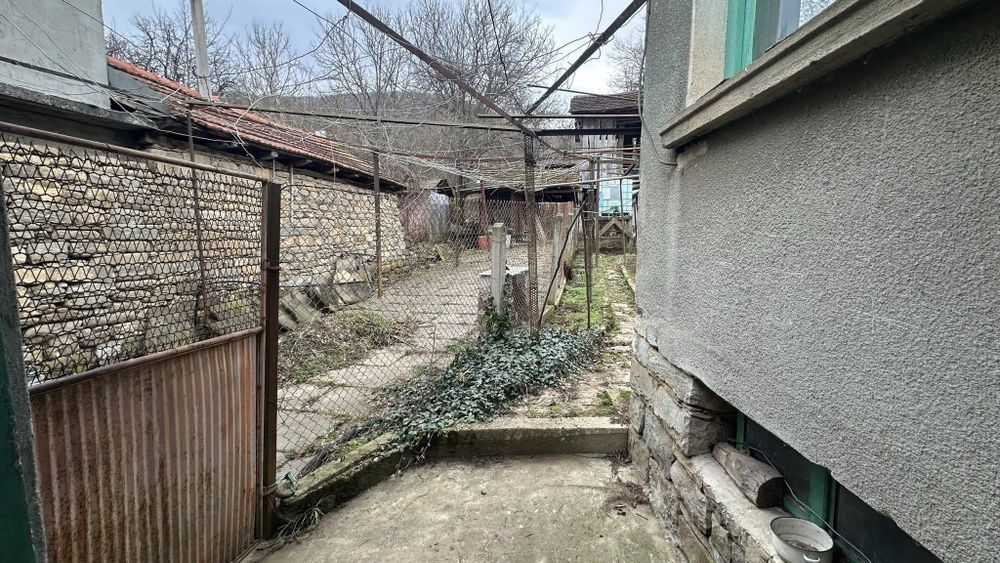 Продава се Къща в Троян - 90 кв.м за 397 €/кв.м - Снимка #1