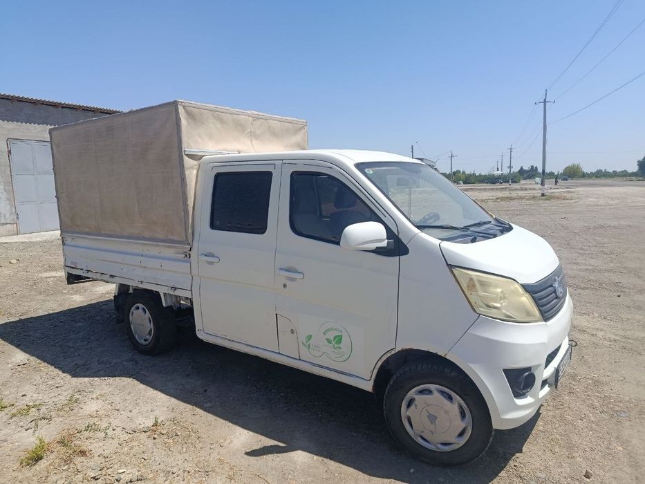Changan yuk mashinasi sotiladi
