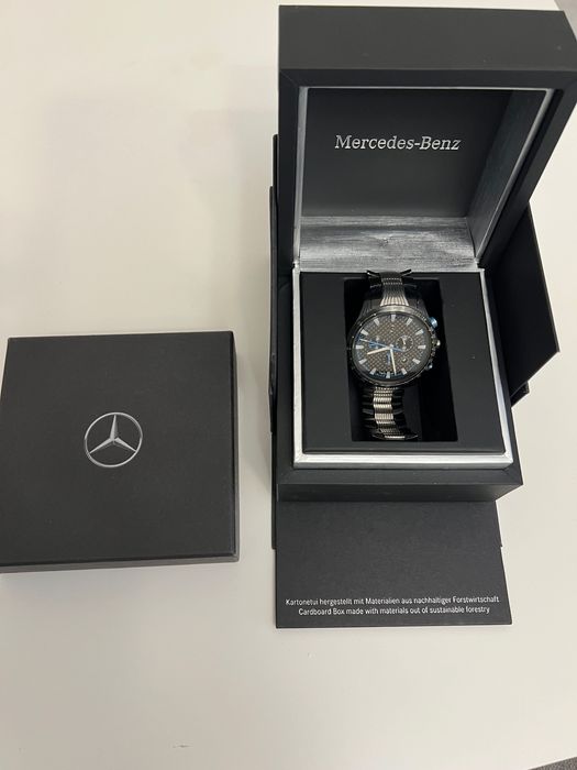 Часовник Mercedes Benz